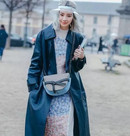  #小仙女萌#外套搭配短裙or连衣裙 开春服装流行趋势