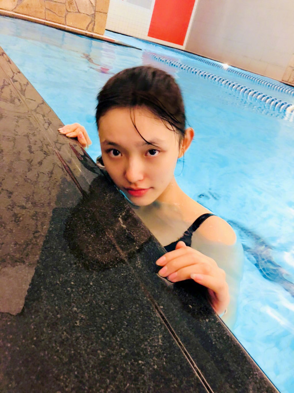 林允素颜被眉毛拉低了颜值?