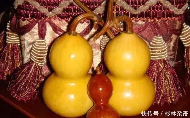  椅子@大爷花10年“种椅子”，一把卖80000！这些文玩在家也能种