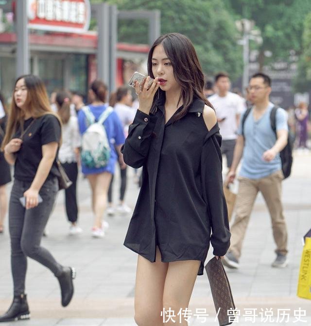 街拍 微胖少妇紧身装大胆出行, 火辣身材让人眼神移不开