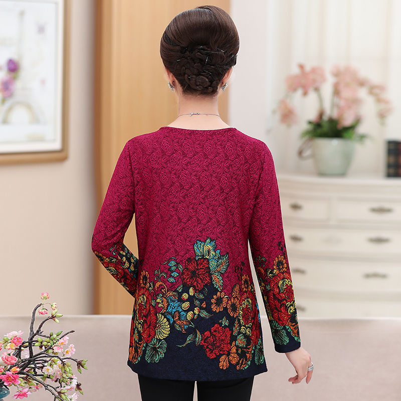 妈妈装，衣服稍微长一点显年轻，还显得有气质