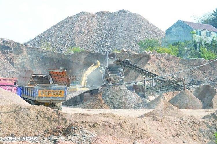 父亲去世,母亲出走,舅舅养了我十五年,出嫁那天