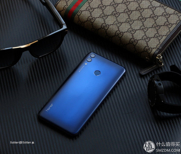 数码测评 篇二:1099元的手机，一篇原创的荣耀畅玩8C蓝色版图赏，好不好看?