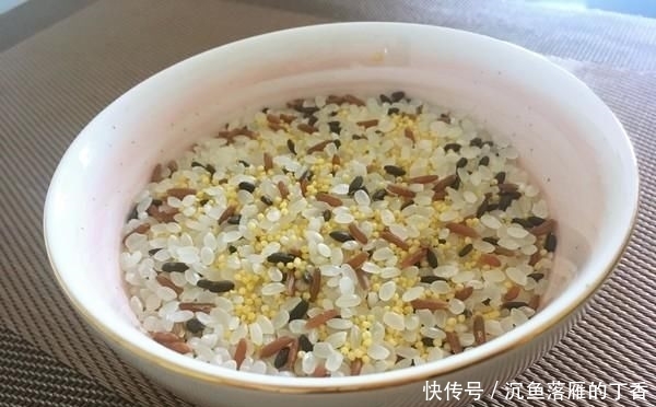  『番茄』它是“祛湿美食”，很多人吃它来减肥，医生却从不让身边人多吃！
