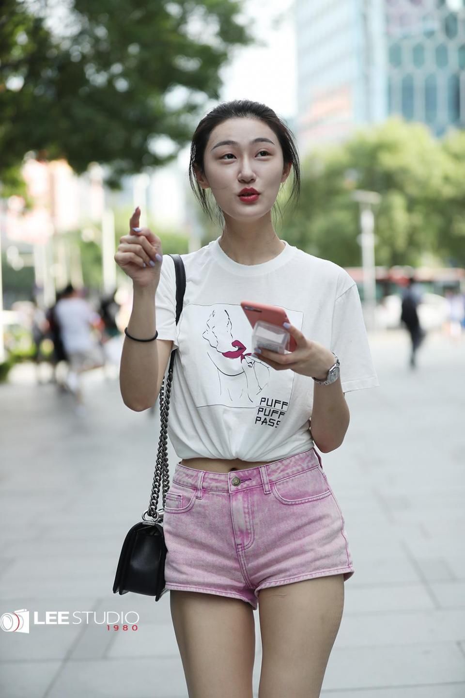 身材棒五官精致的小姐姐