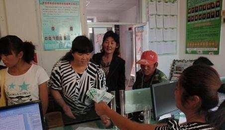  #收钱#困扰农民多年的问题，今年终于要严查了，农民只管等着收