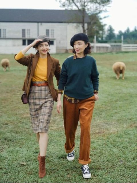 「老奶奶」都知道三木妈妈穿衣时髦,但日本70岁老奶奶,把晚年过得像青春期
