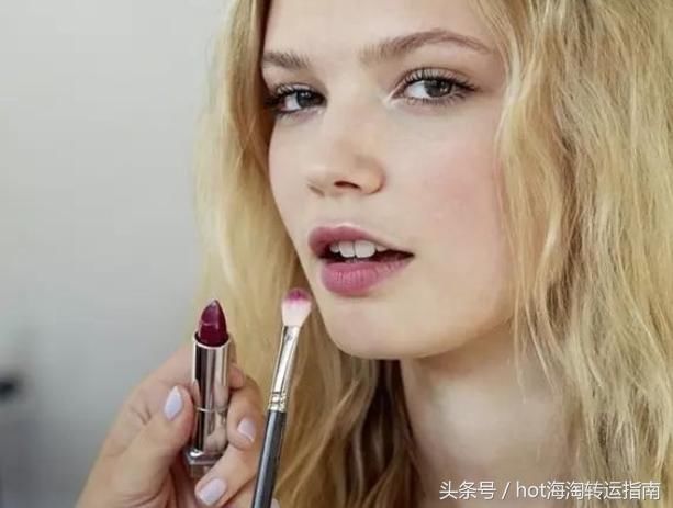 刘亦菲广州出关，终于瘦下的她，我还发现了~