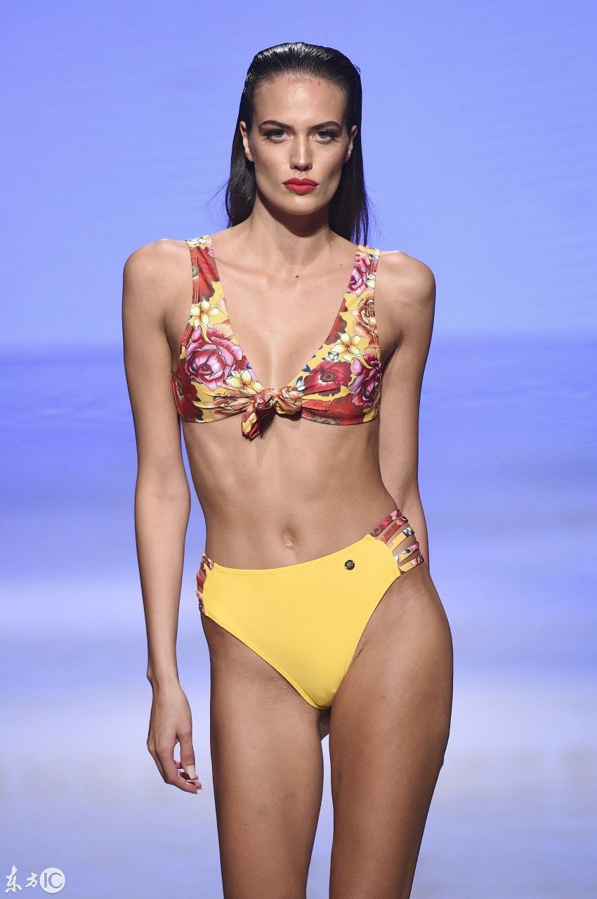 这个夏天,世界级模特教你怎么穿