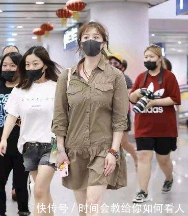 蒋欣心真大，“土气”连衣裙上下身比例严重失调，丑态尽露