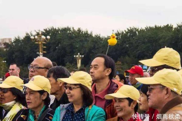 老外如何认出中国旅行团？美国人直言：看三点就可以了