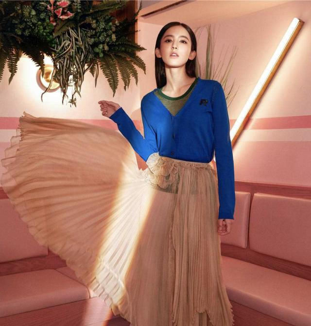  『色彩』快速学会衣服颜色搭配,不混不浊“三要领”,短时间get到方法
