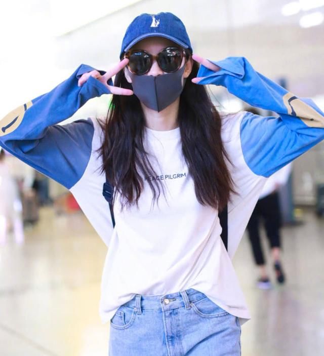 真不愧是倪妮，宽松的五分短裤都能穿出大长腿，增高搭配学起来