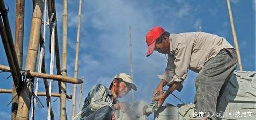  上涨|农民工收入上涨，为何比工资阶层涨得还快