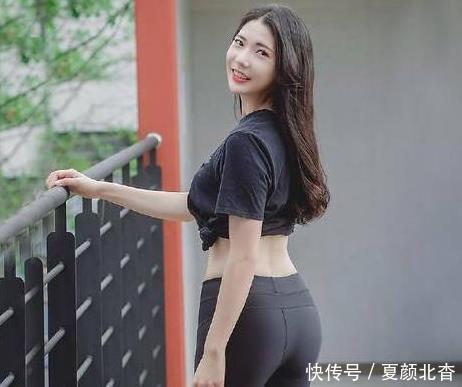 『漂亮』街拍漂亮的紧身打底裤小姐姐,亭亭玉立的身姿