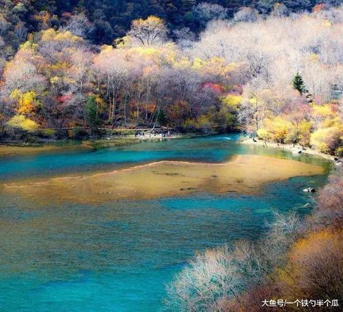 四川境内唯一敢和九寨沟比美的地方！游客虽不多，但门票不便宜