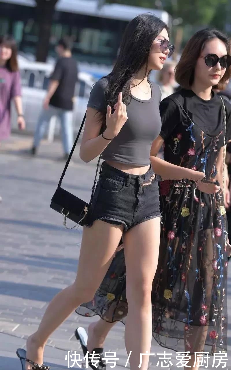 『 年轻』年轻女孩就该这么穿，摄影韵味十足