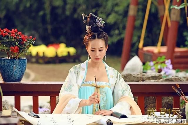 36岁的她是娱乐圈的一股清流 高颜值+高学历却很低调 这般岁月静