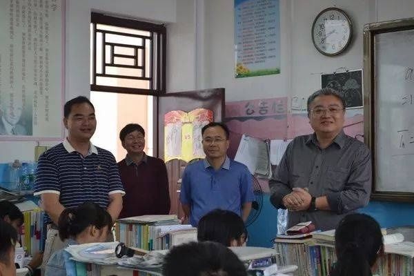 教育要闻南宁市教育局领导到宾阳县检查指导高