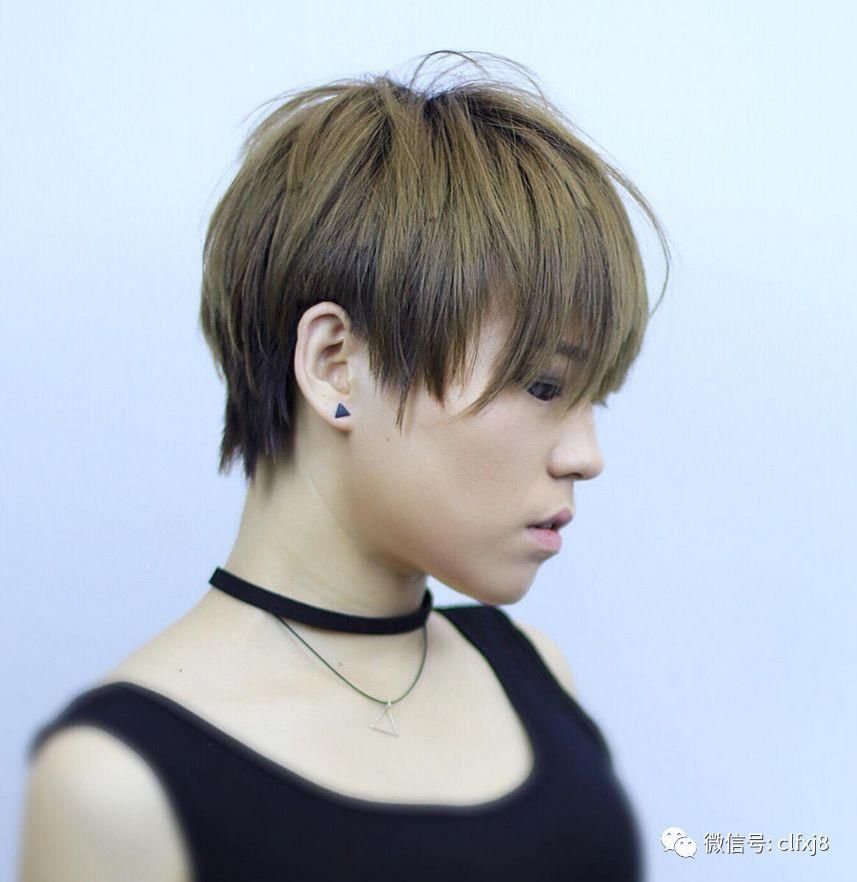 2018流行"豁短发"