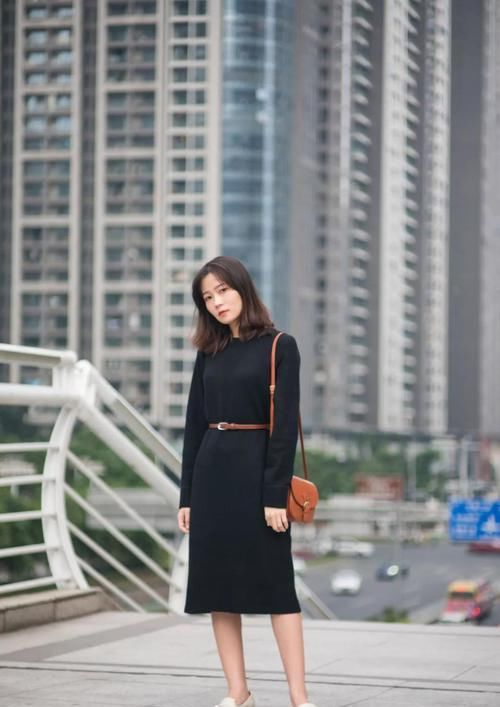  『套路』叠穿套路已经过时了，现在流行更高级的“减法”穿搭，时髦又耐看