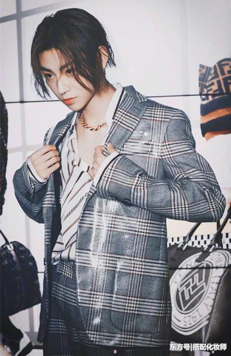 穿成这样的王琳凯怎么能没有回头率？不过一般人可不敢穿！