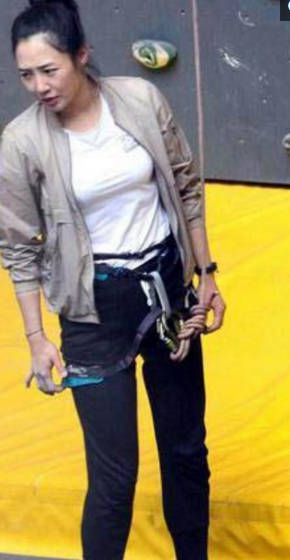 几日不见，白百何瘦成一道闪电，网友:拍戏也忒累了吧!