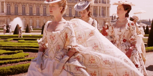 被1亿ins粉丝的宇宙博主疯狂pick，这款“大妈裙”到底美在哪？