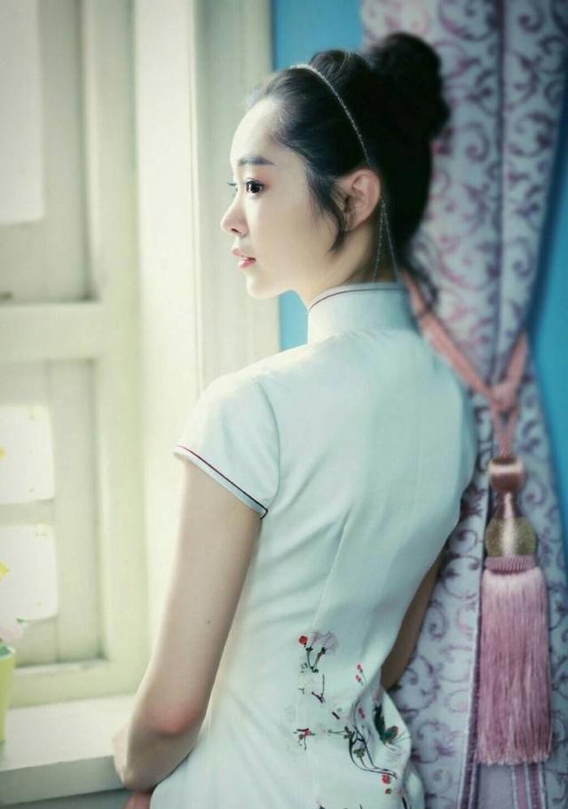 宋轶才是为旗袍而生的女子,集清纯娇媚于一身,美得妖娆又温婉!