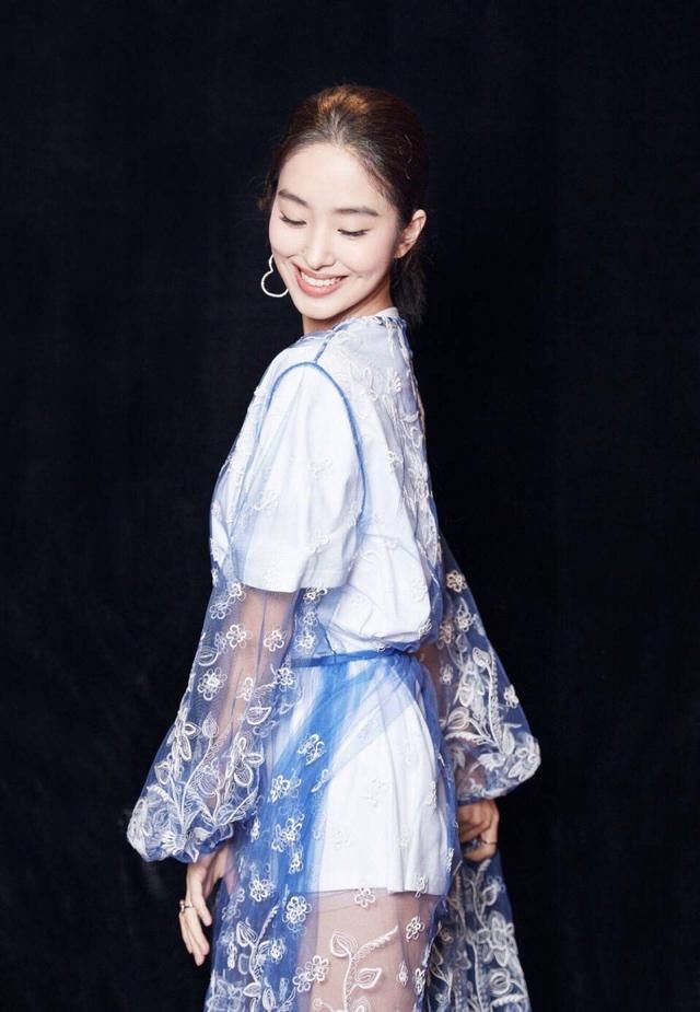 学会这么凹连衣裙，这个夏天就不愁了