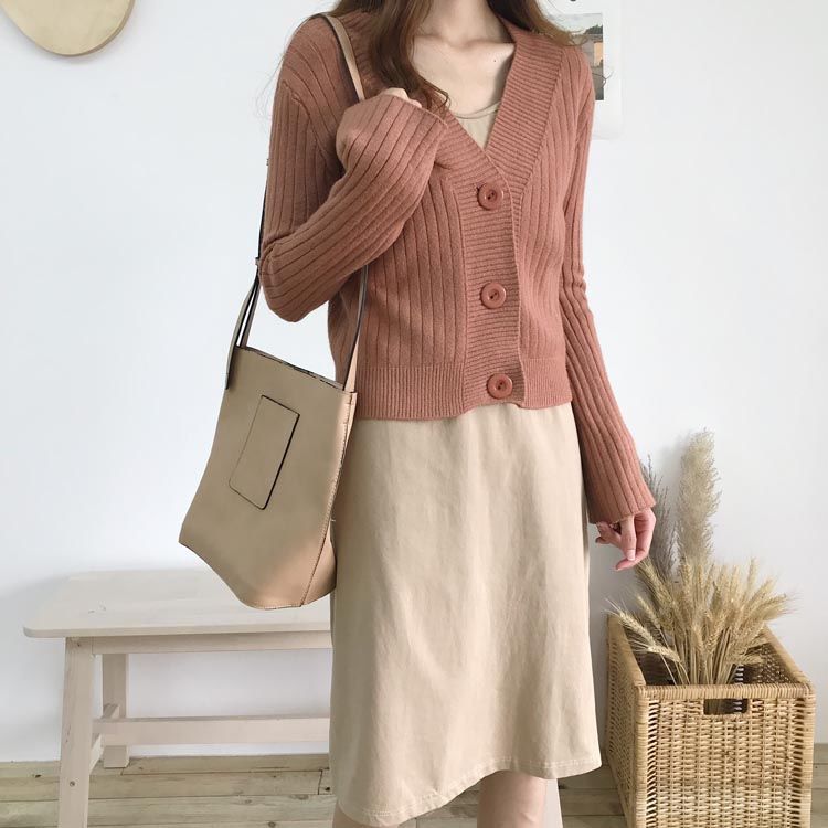 女人别老穿打底裤，学学下面女人这样穿，一个比一个时髦有女人味