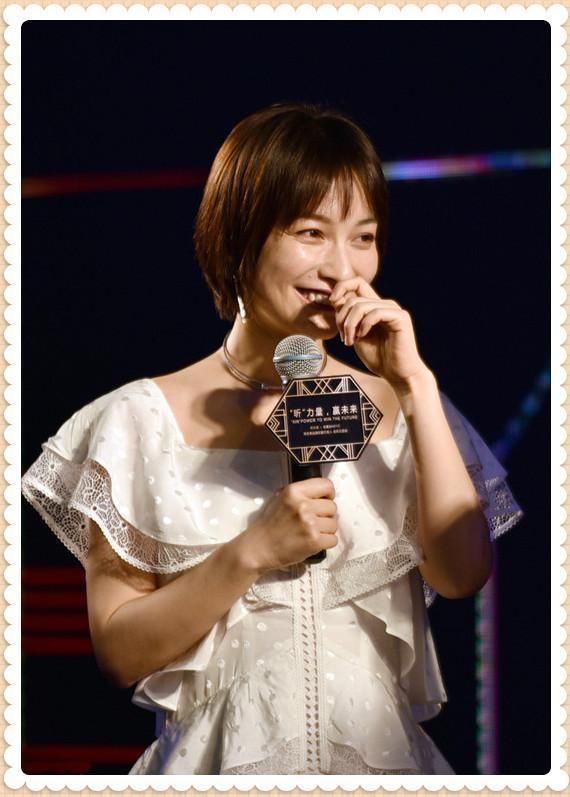 陈妍希是35岁，吴昕也是35岁，可同穿小白裙，差距竟如此尴尬？