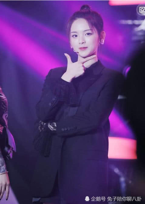 锦鲤杨超越和千年美女鞠婧祎同穿短裤，有一种短裤是她俩的专属！