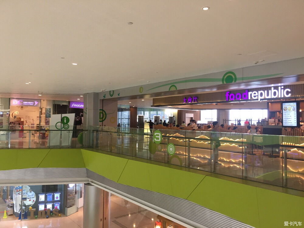  「儿童乐园」一个香港普通家庭的一天