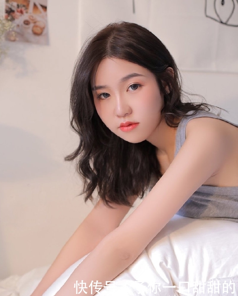 写真■背心热裤美女长腿撩人私房写真
