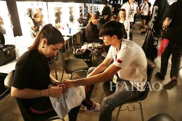 养眼| 潮流遇见个性，HUGO教你怎么把街头风穿成真的流行!