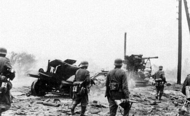 300万军队只抵抗38天就投降,女人为敌生了20