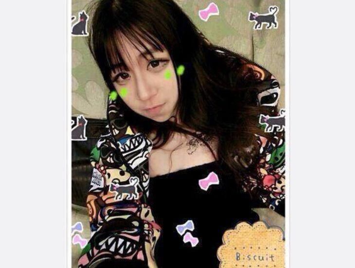 抖音最火萝莉学生时期照片被曝,“富萝莉”也是假象,网友很失望