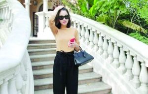  无袖短T恤：阔腿裤3种简易搭配