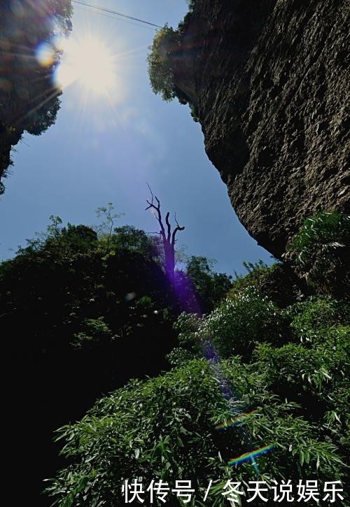 集运动休闲、旅游观光为一体的综合型景区，四川江油窦团山景区