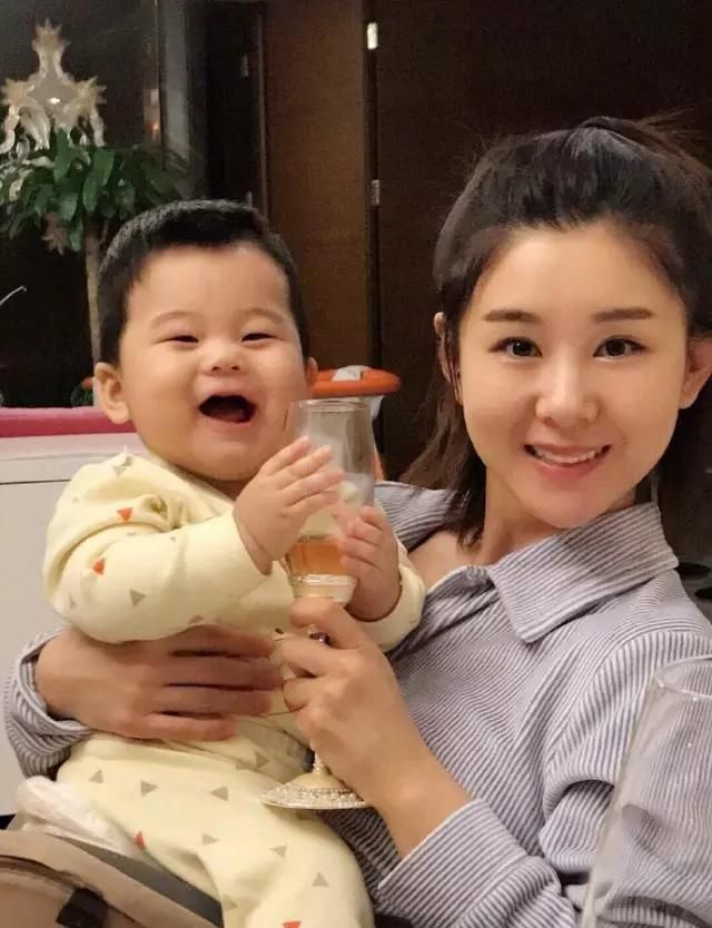 「华丽」王雷和李小萌低调幸福的婚姻,曾让宋丹丹感动落泪|百家故事