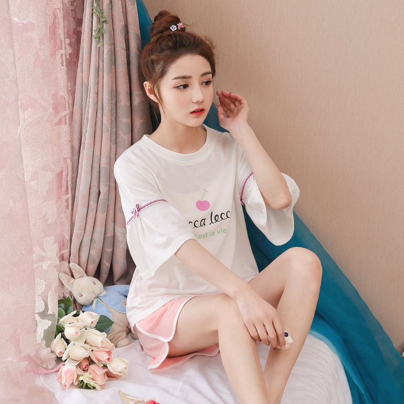 去年睡衣靠边站!这几款家居服才是今年的主流，舒适不解释