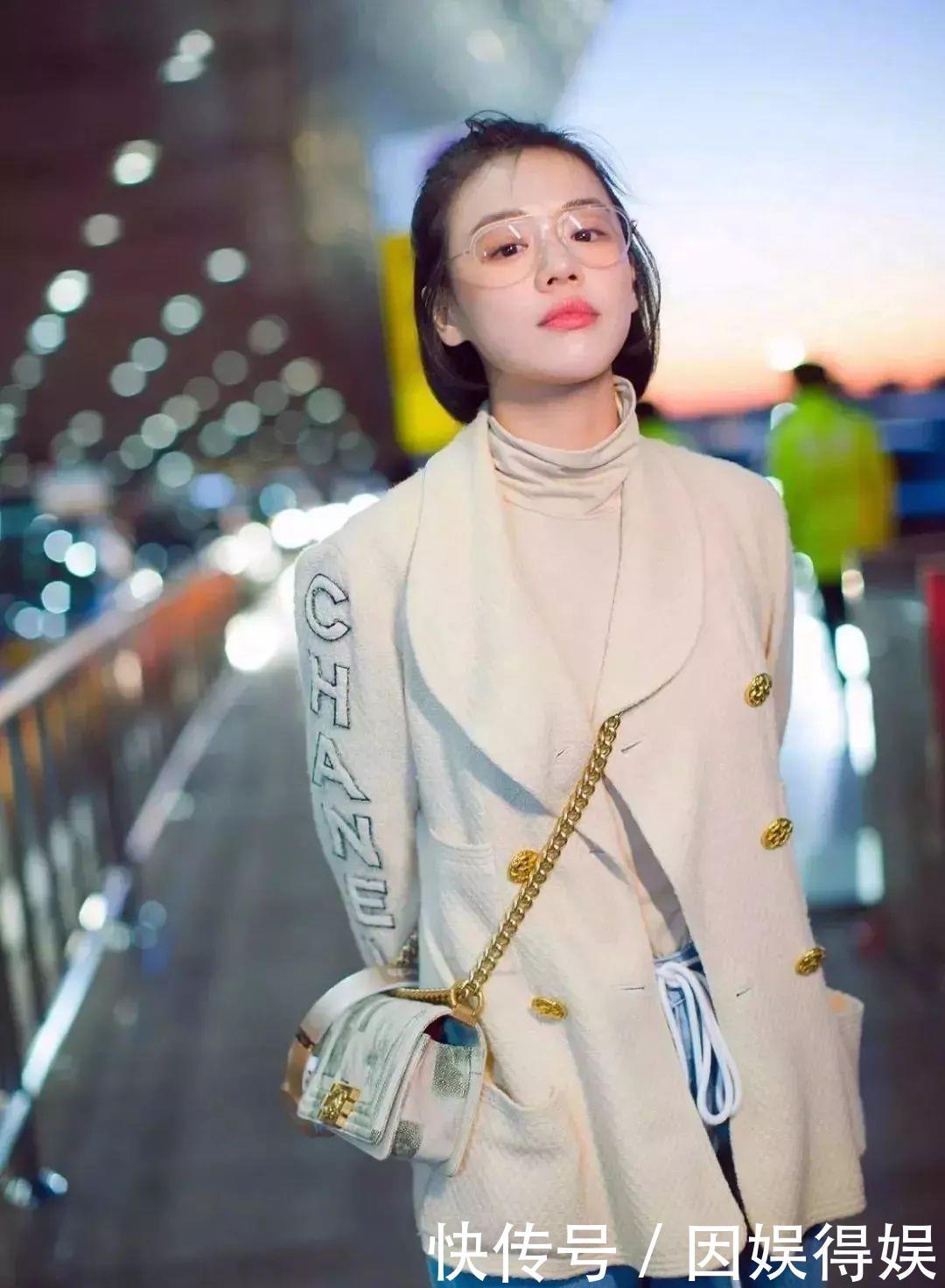  「整体造型」昼夜温差大穿搭难？试着把领子加高一点，既时髦又保暖！