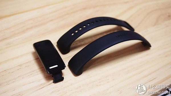 支持离线支付，还能与天猫精灵互动，乐心手环5这次做得用心了