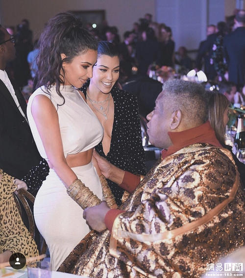 卡戴珊这么富 但她穿的衣服真的都不是啥值钱货