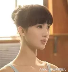 素颜的女生和化妆的女生，哪个在大学更受欢迎？欢迎吐槽