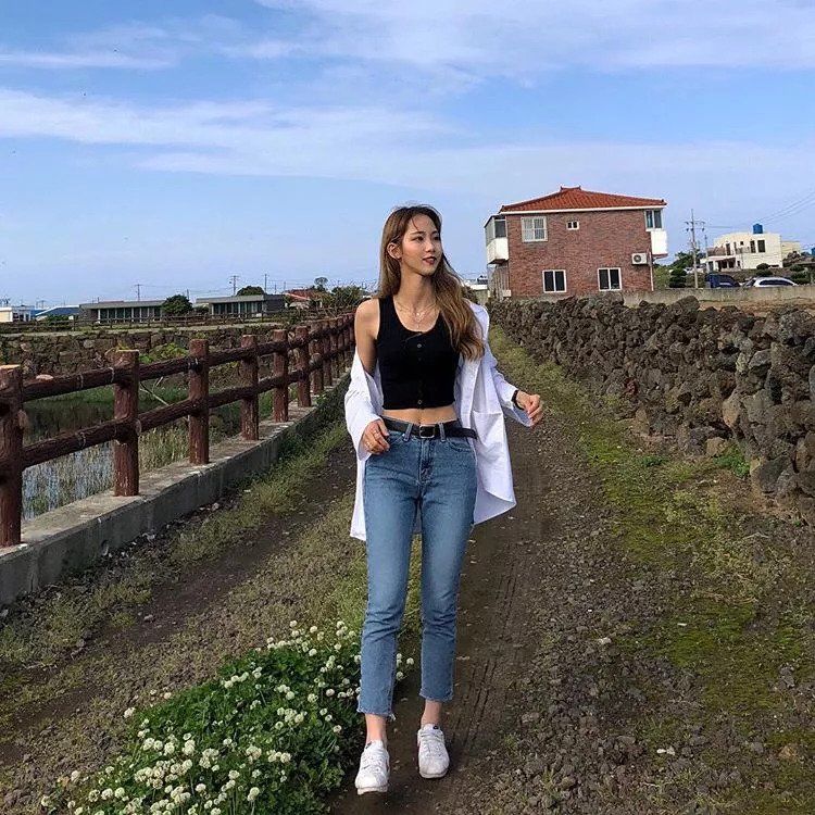 技巧丨性感就在这5cm，这位韩妞的腰瘦美学穿搭，教你把腰穿出来