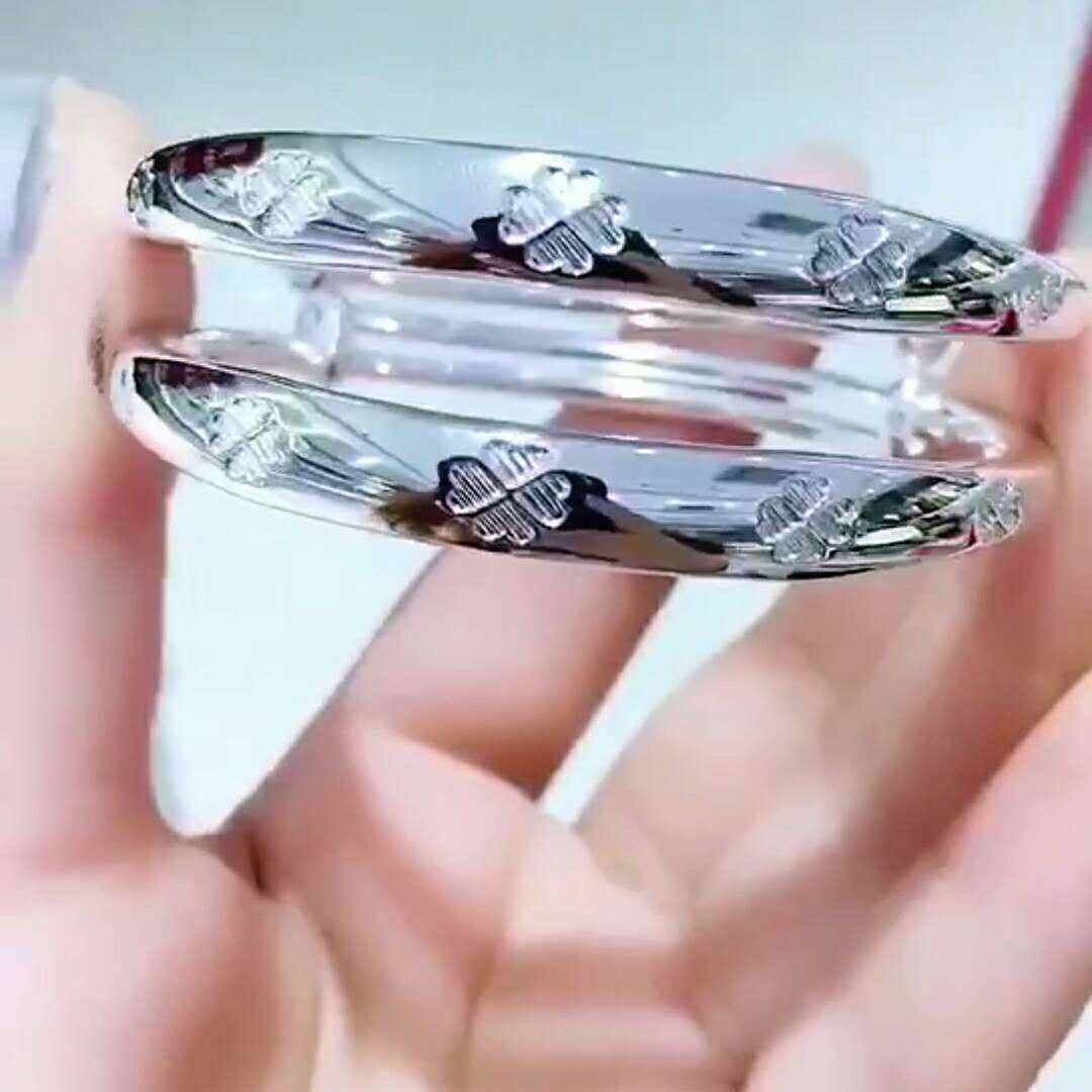 手镯也不是随便戴的,这样做既美观大方,又可保家人平安,显气质