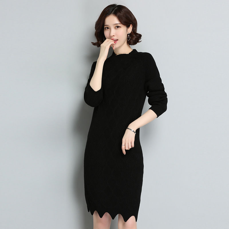 秋天别只会穿风衣,今年流行“毛衣裙+打底裤”,美得无与伦比