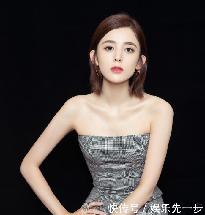 马伊琍跟古力娜扎撞衫, 网友: 女王跟公主的区别一目了然  ?